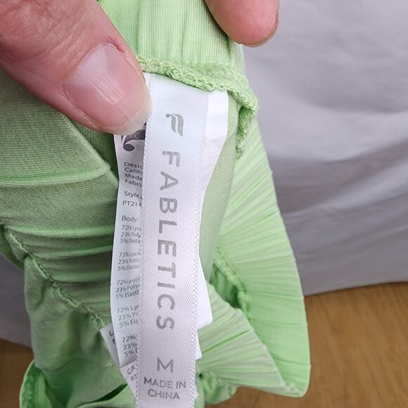 Fabletics Green Restore Knit Tapered  Elastic Waist Front Pockets Pants Medium - Picture 2 of 11